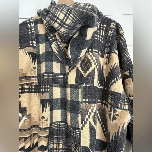 Polo Ralph Lauren Women’s Southwestern Geometric Patchwork Aztec Hoodie - Picture 9 of 13